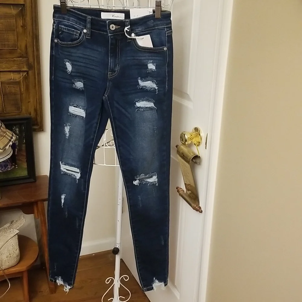 KanCan distressed jeans, New with tags - Picture 3 of 12